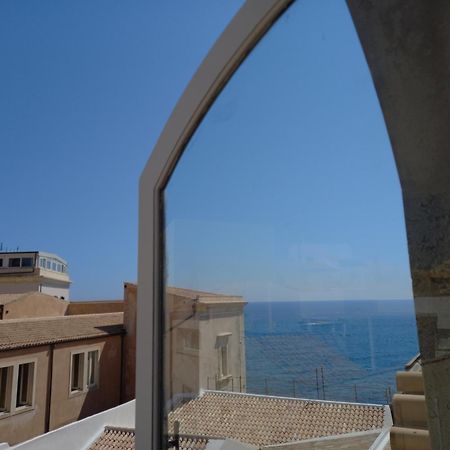 Lanterne Magiche Ortigia Suites Syrakusa Exteriör bild