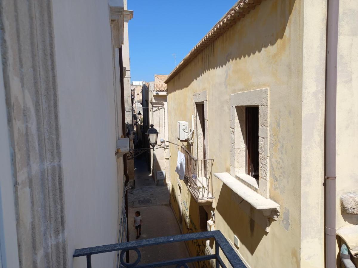 Lanterne Magiche Ortigia Suites Syrakusa Exteriör bild