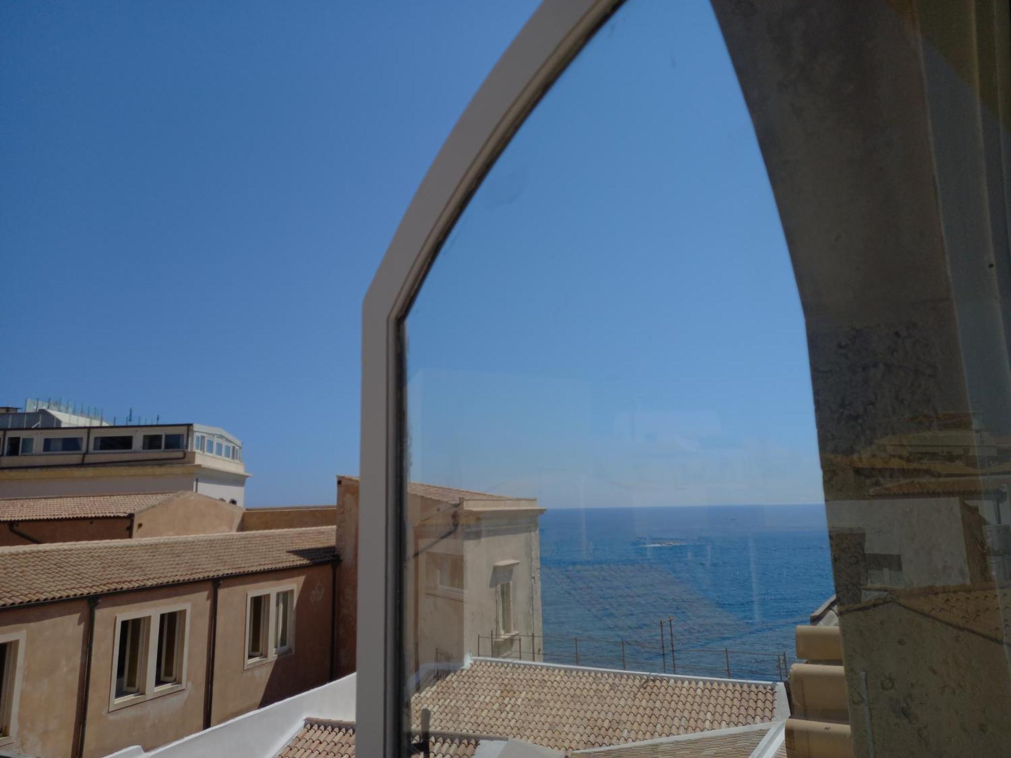 Lanterne Magiche Ortigia Suites Syrakusa Exteriör bild
