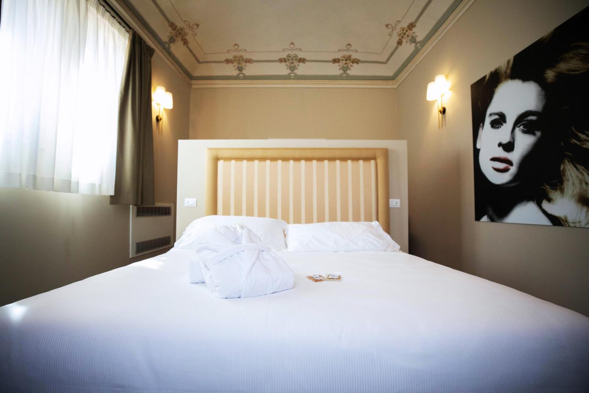 Lanterne Magiche Ortigia Suites Syrakusa Exteriör bild